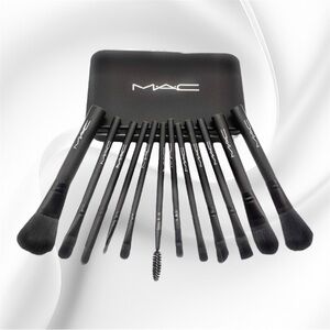 MAC Makeup Brushes Gift Set of 12 Brushes